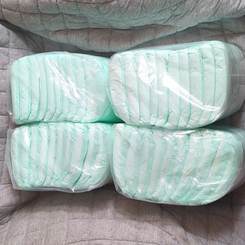 Incontinence Bed Pads Disposable, (4) Packs of 10, New